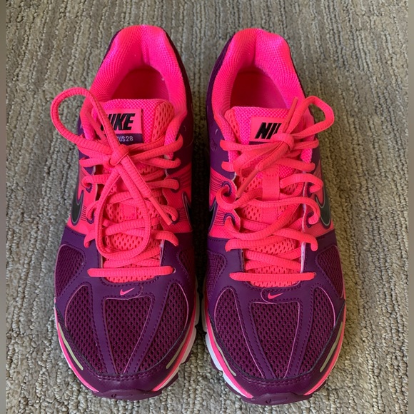 Women’s Nike Pegasus 28 - Picture 1 of 5